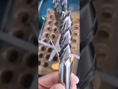 3つのフルートのアルミニウム エンド ミル